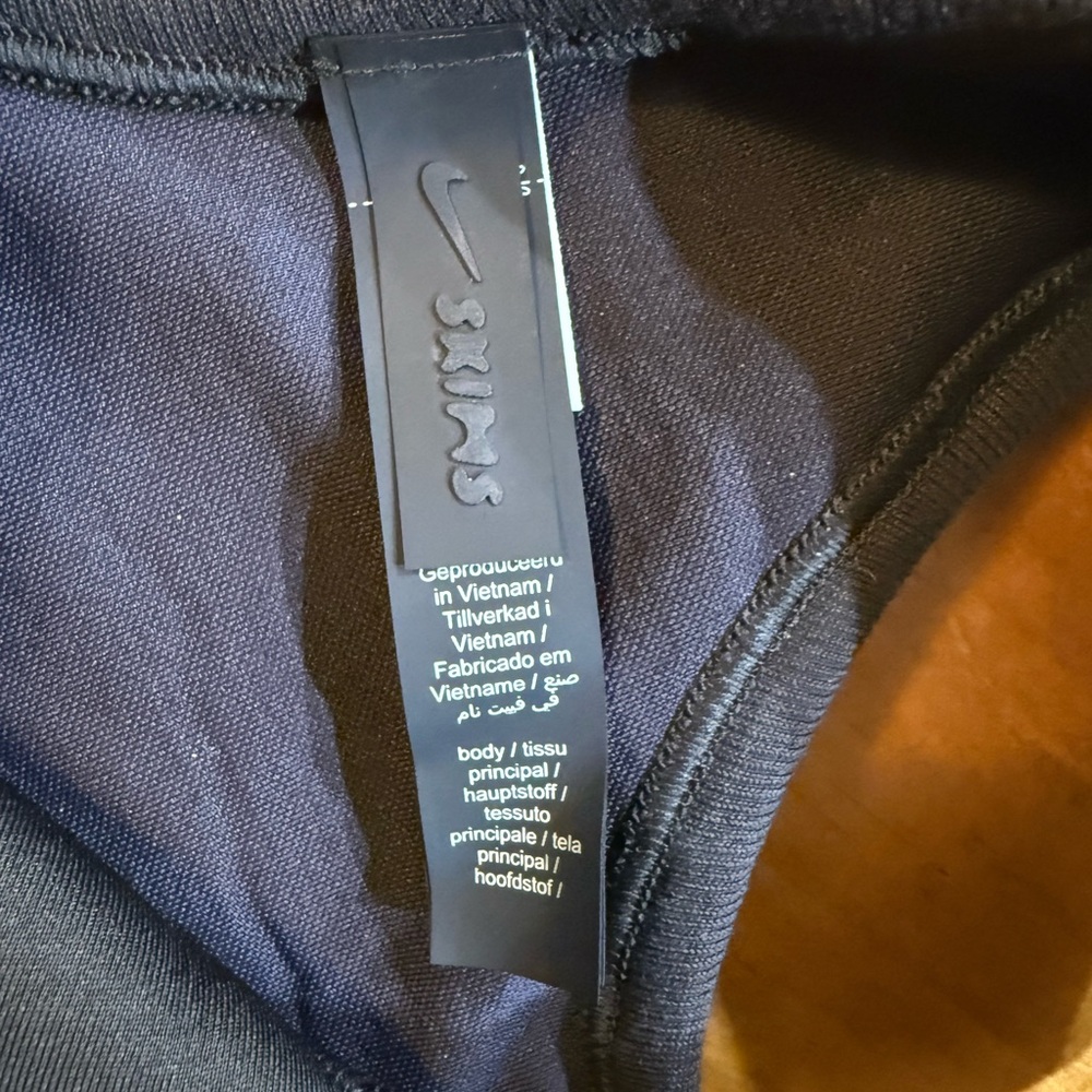 Nike Skims Seamless Ribbed Scoop Bra - Small Obsidian - Picture 5 of 6